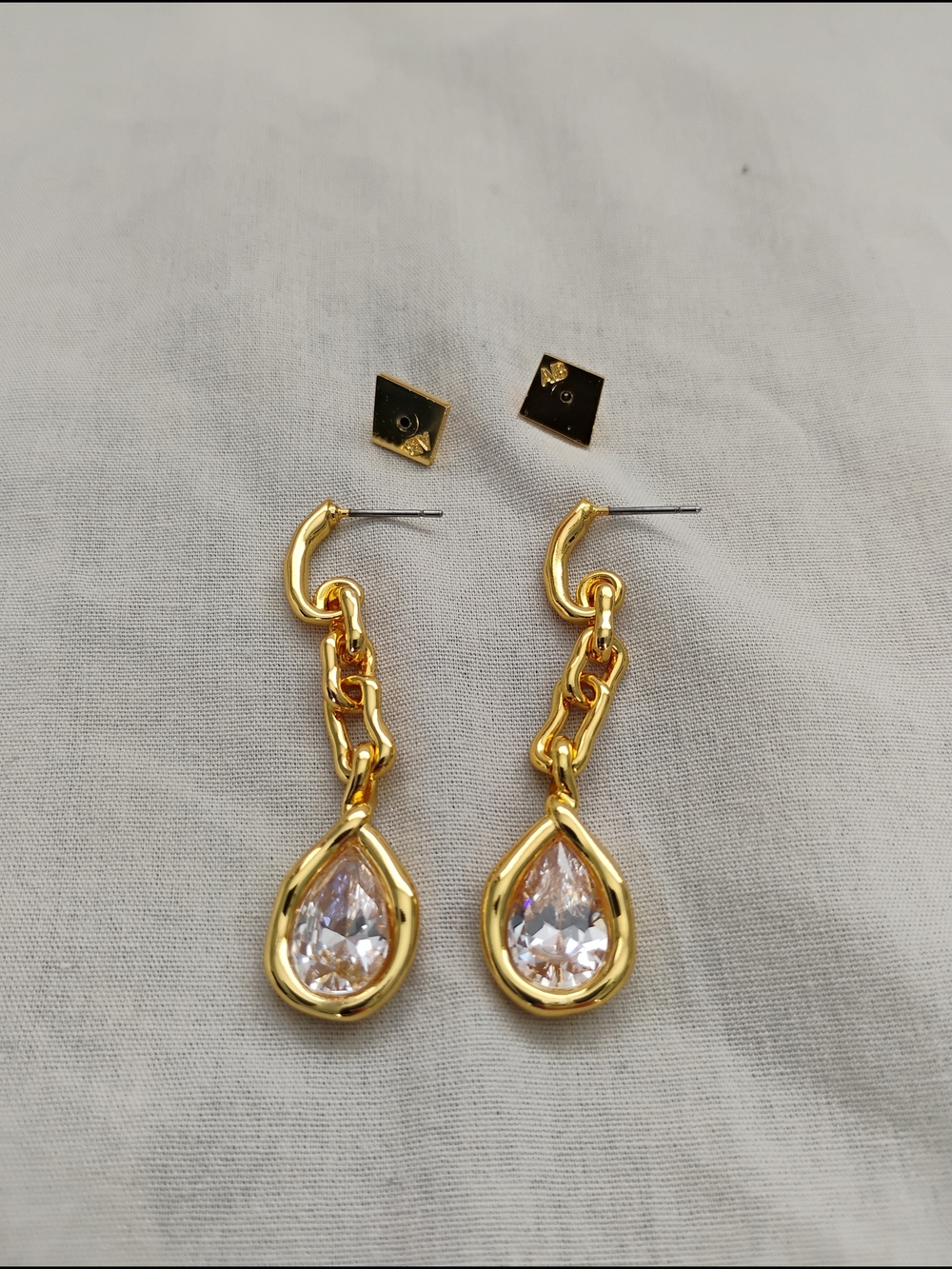 Alexis Bittar Asterales Gold Link Pear Drop Earring - Picture 4 of 5